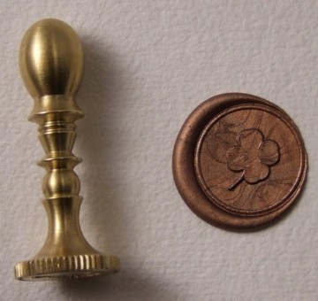 1120957 zegel messing klavertje vier