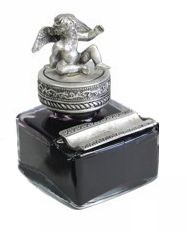 Clm19 e inktpot met oplegger en bewerkte dop cupido