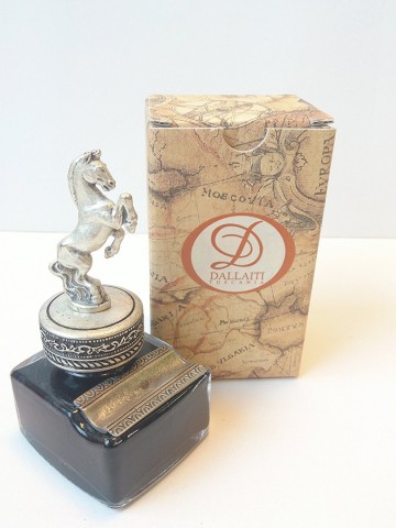 Clm19 inktpot met oplegger paard en doos